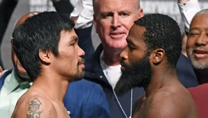 Manny Pacquiao (z lewej) i Adrien Broner 