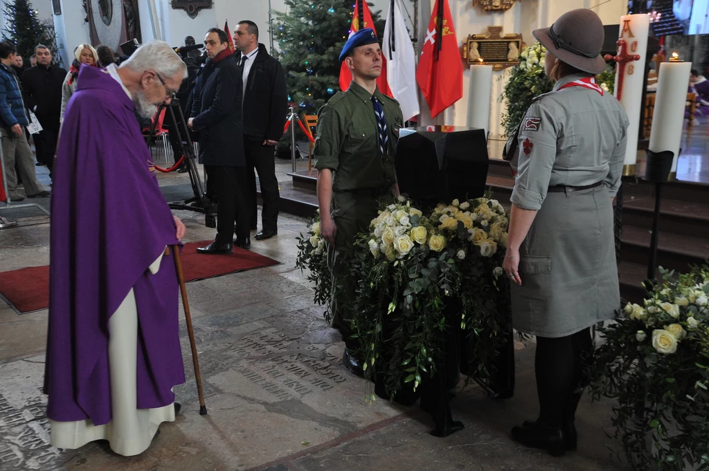 Ksiądz Adam Boniecki na mszy pogrzebowej prezydenta Gdańska. Ksiądz Adam Boniecki na mszy pogrzebowej prezydenta Gdańska.