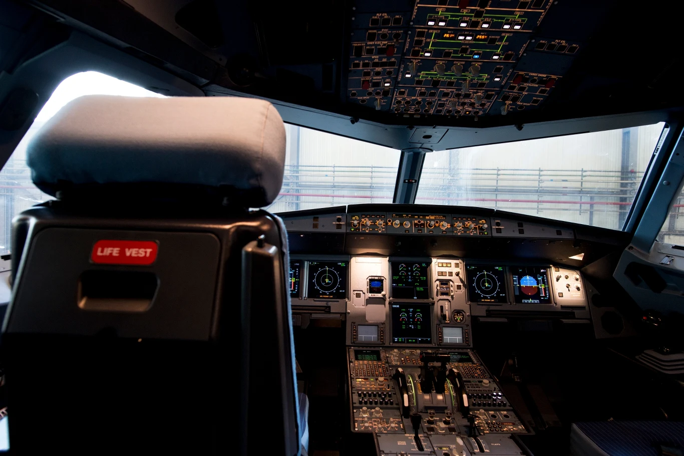 Kokpit samolotów Airbusa nie opustoszeje zbyt prędko