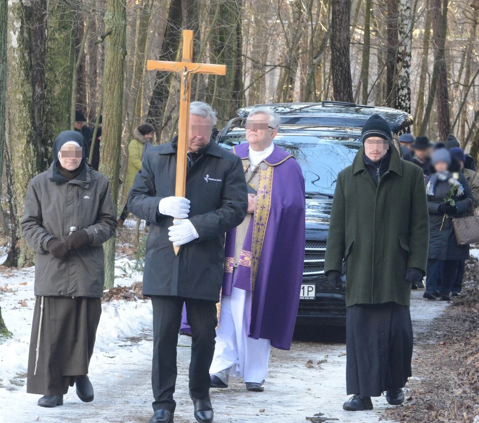 Na pogrzeb legendy TVP przyszła garstka ludzi Na pogrzeb legendy TVP przyszła garstka ludzi