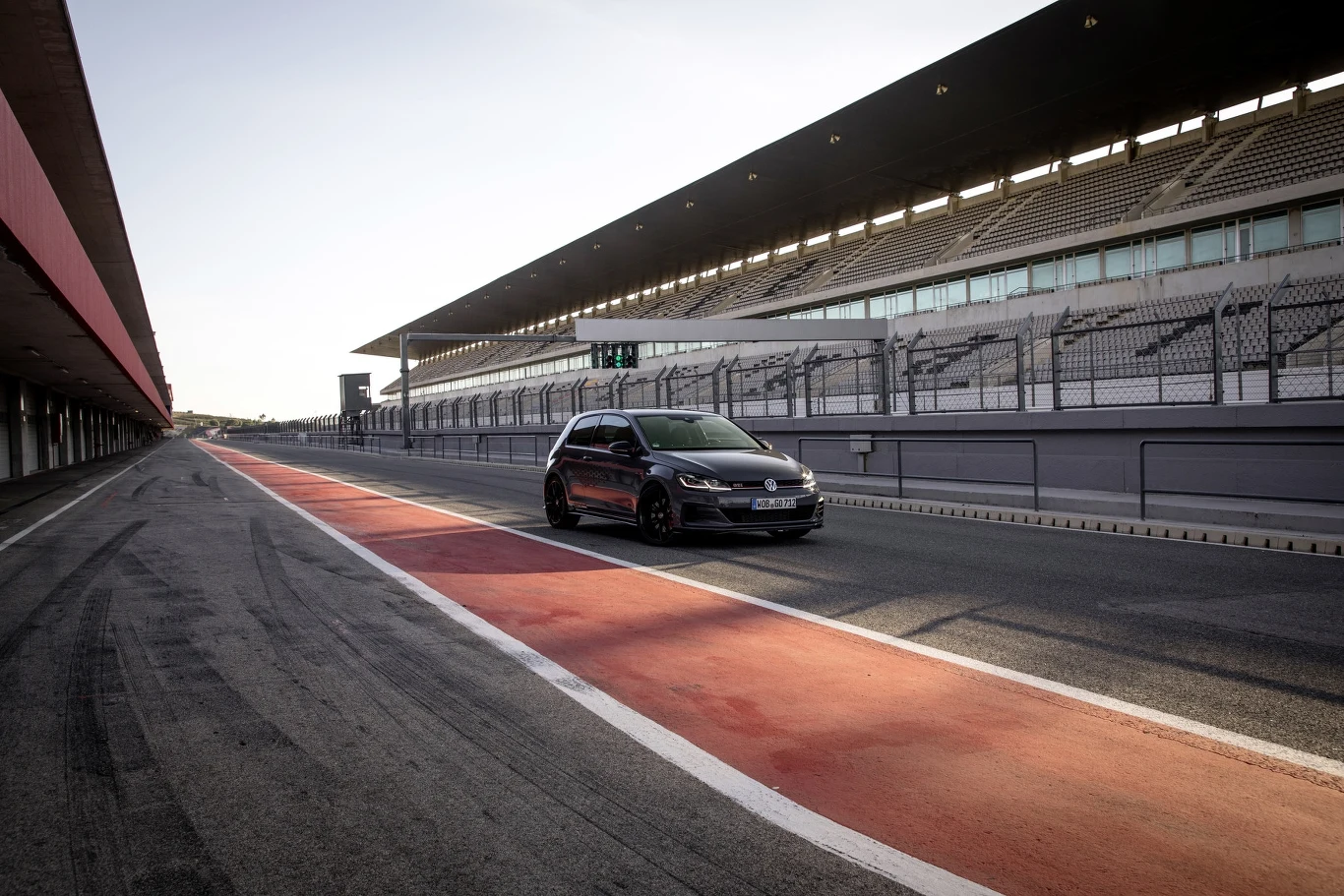 Volkswagen Golf TCR na zdjęciach