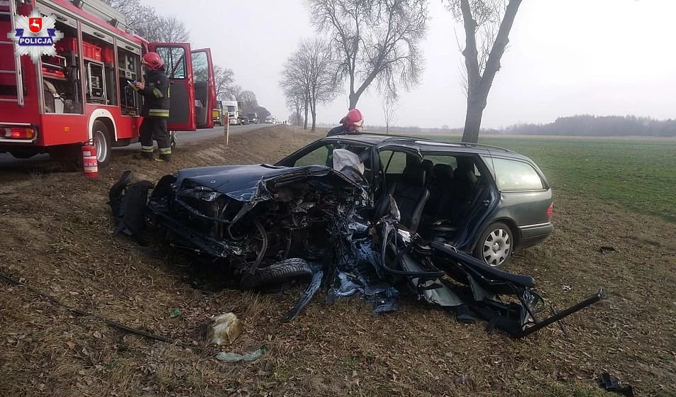 Kierowca został poważnie ranny, ale przeżył