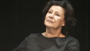 - Przyznam szczerze, że niedawno zapaliło mi się małe czerwone światełko - dotarło do mnie, że chciałabym jeszcze parę rzeczy zrobić z bliskimi, a to wymaga spokoju. Czas nie jest z gumy, może trzeba się zatrzymać i przestać tak przeć do przodu - stwierdziła Dorota Kolak