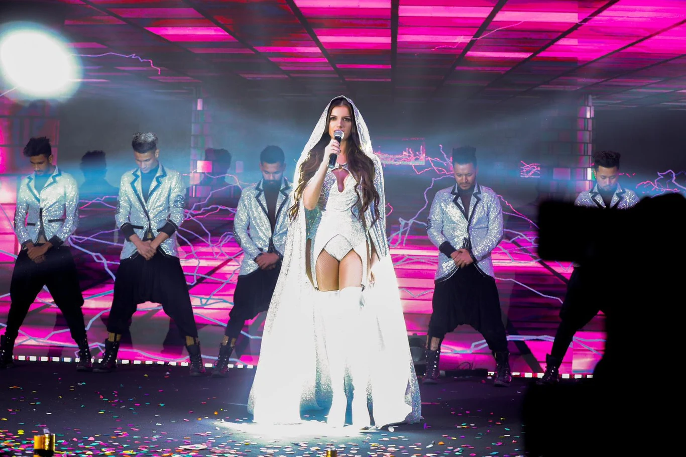 Natalia Janoszek zaśpiewała na weselu cenionej rodziny z Indii Natalia Janoszek zaśpiewała na weselu cenionej rodziny z Indii