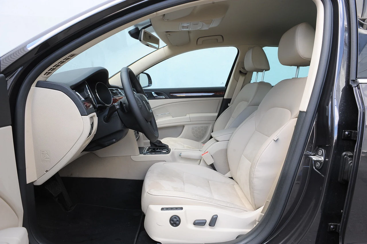 skoda superb fotele