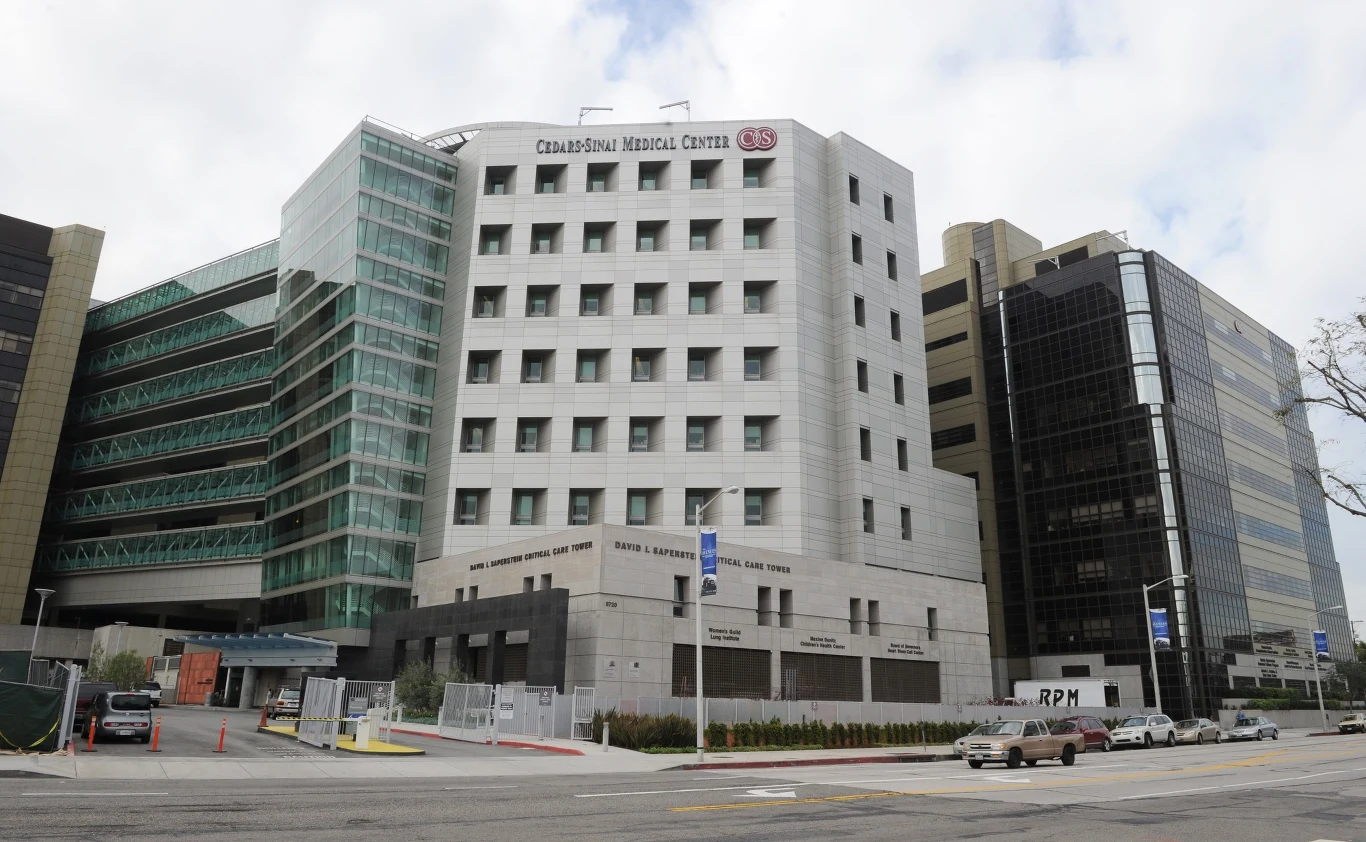 Cedars-Sinai Medical Center w Los Angeles Cedars-Sinai Medical Center w Los Angeles