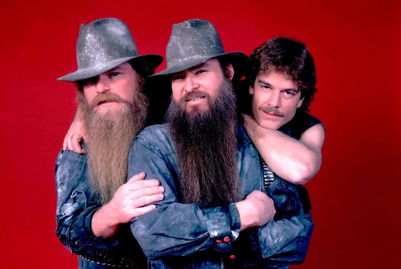 ZZ Top powstało w 1969 roku, ale dopiero rok później ustalił się jego stały, niezmienny aż do dzisiaj skład: gitarzyści i wokaliści: Billy Gibbons i Dusty Hill oraz perkusista Frank Beard.