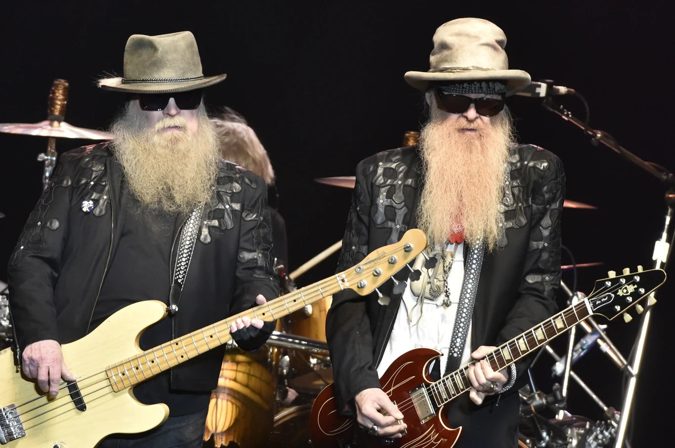 W 2004 grupa ZZ Top trafiła do Rock and Roll Hall of Fame – muzeum, które honoruje artystów i inne osoby, które wniosły zasadniczy wkład w rozwój tych gatunków muzyki.