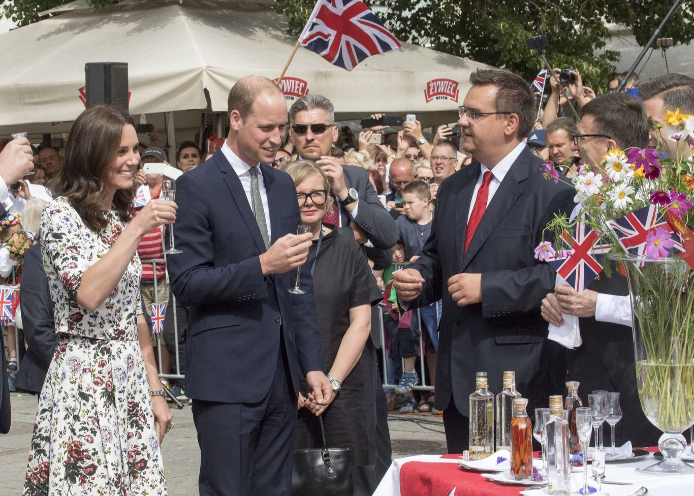 Goldwassera z drobinkami złota spróbowała nawet brytyjska para książęca Goldwassera z drobinkami złota spróbowała nawet brytyjska para książęca
