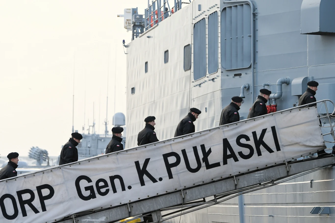 Pożegnanie, wychodzącej na czteromiesięczną misję, fregaty ORP "Gen. Kazimierz Pułaski" Pożegnanie, wychodzącej na czteromiesięczną misję, fregaty ORP "Gen. Kazimierz Pułaski"