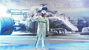 Mistrz Świata Lewis Hamilton, kierowca Mercedesa