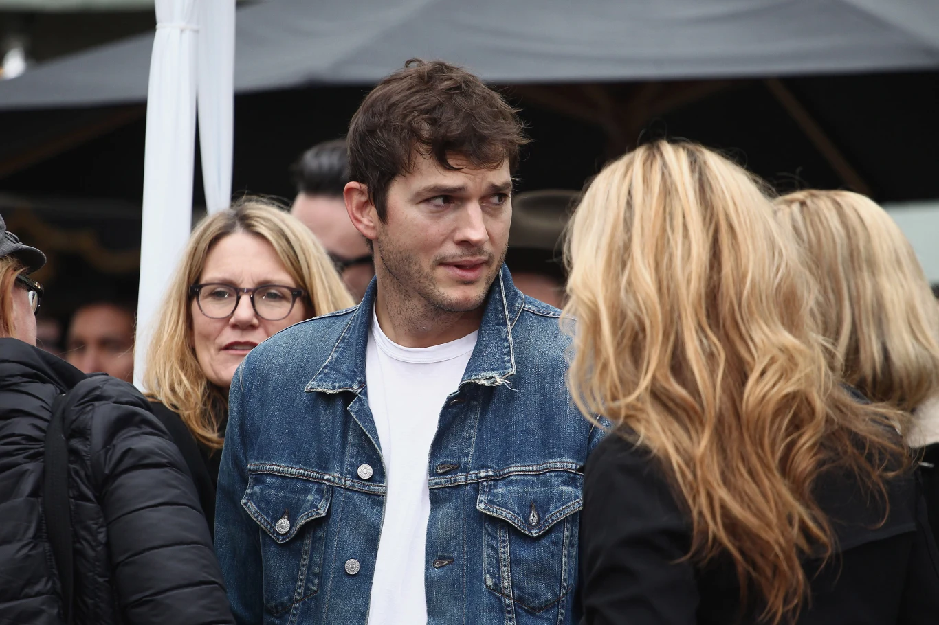 Ashton Kutcher Ashton Kutcher