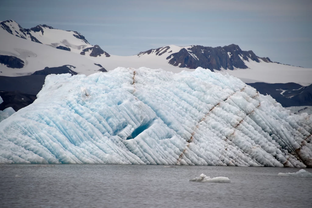Topnienie lodowców w znaczym stopniu przyspieszy ocieplenie klimatu.