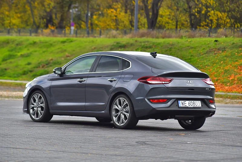 Hyundai i30 Fastback 1.6 CRDi 7DCT Premium 