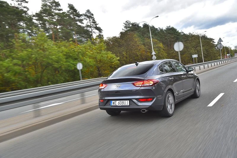 Hyundai i30 Fastback 1.6 CRDi 7DCT Premium 