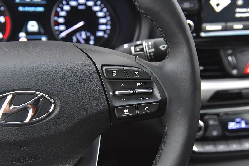 Hyundai i30 Fastback 1.6 CRDi 7DCT Premium 