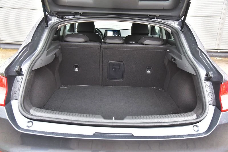 Hyundai i30 Fastback 1.6 CRDi 7DCT Premium 