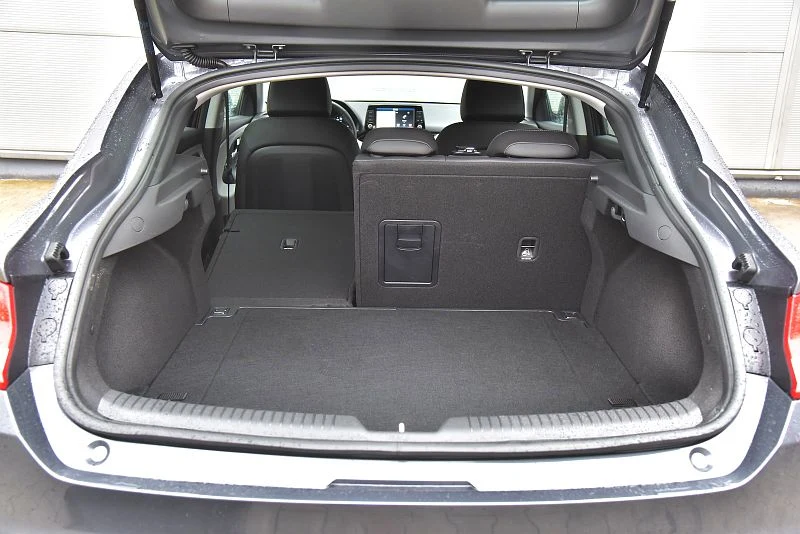 Hyundai i30 Fastback 1.6 CRDi 7DCT Premium 
