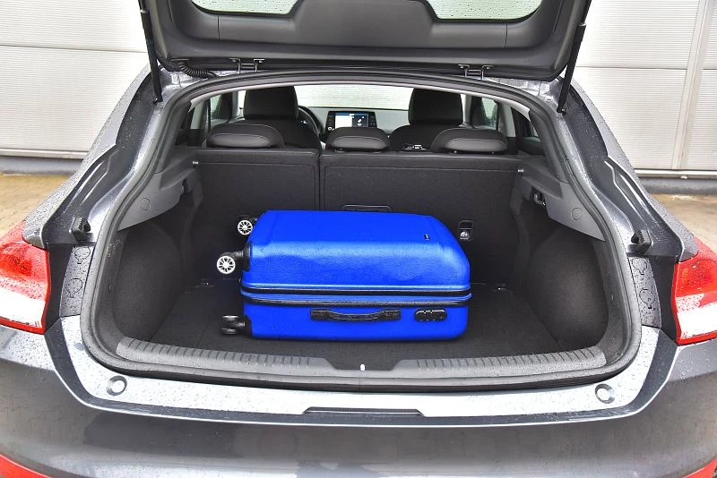Hyundai i30 Fastback 1.6 CRDi 7DCT Premium 
