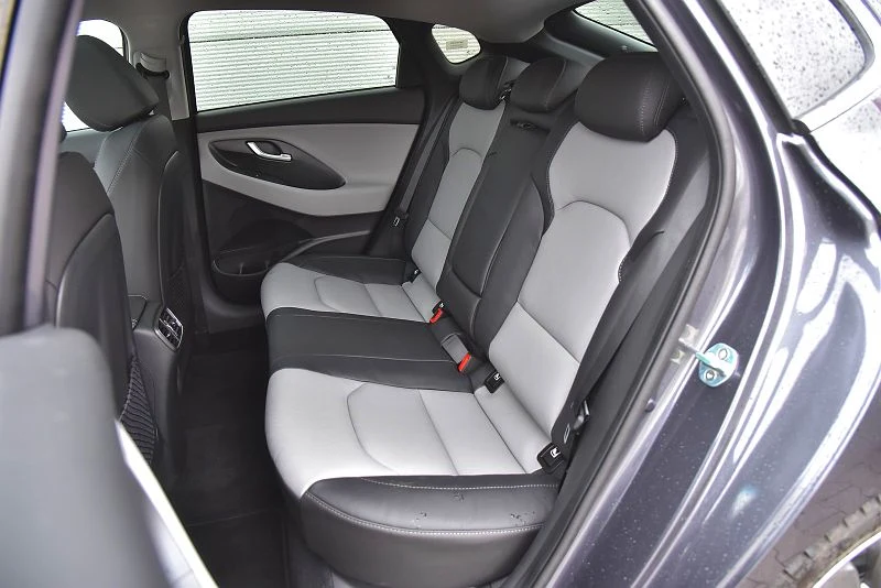 Hyundai i30 Fastback 1.6 CRDi 7DCT Premium 