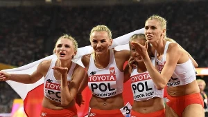 Iga Baumgart-Witan (pierwsza z prawej)