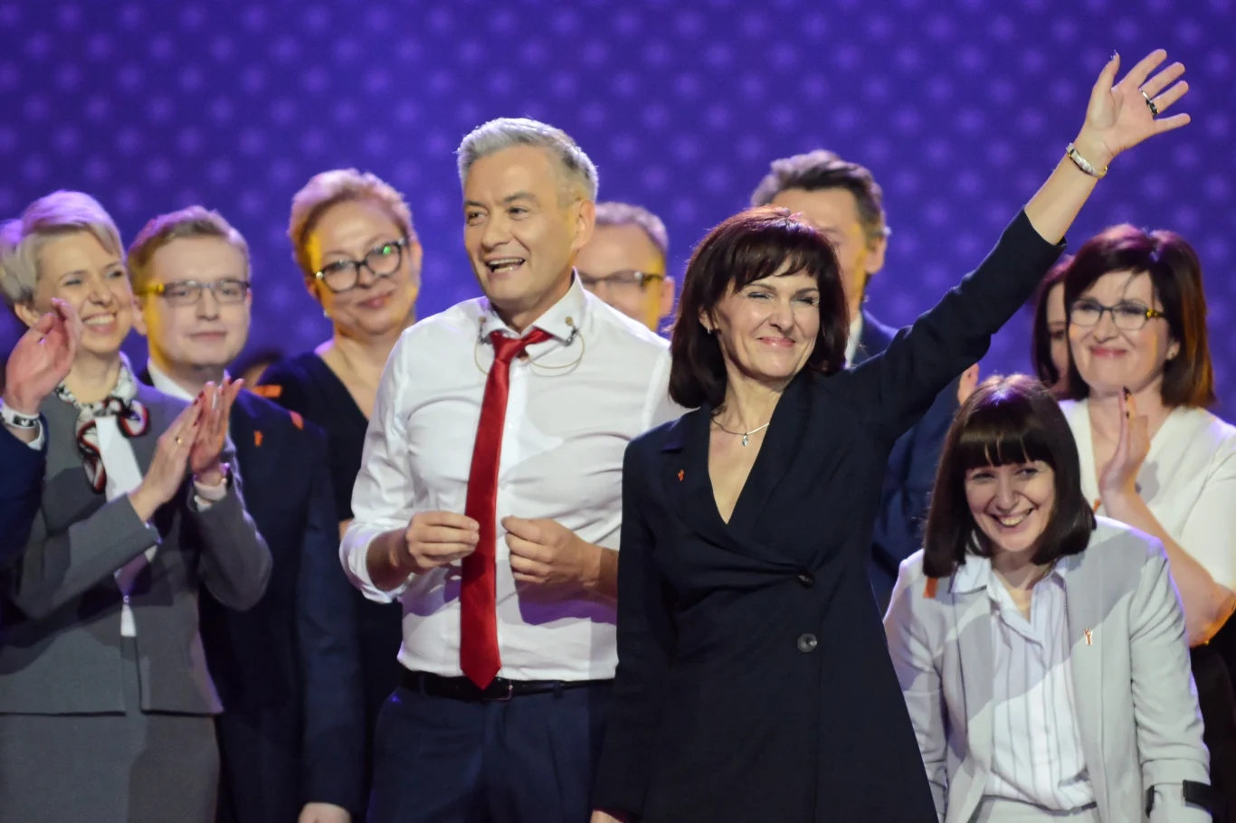 Ekspertka ds. prawa cywilnego i gospodarczego Gabriela Morawska-Stanecka (C-P), która pomagała byłemu prezydentowi Słupska Robertowi Biedroniowi (C-L) w układaniu programu jego partii politycznej "Wiosna"