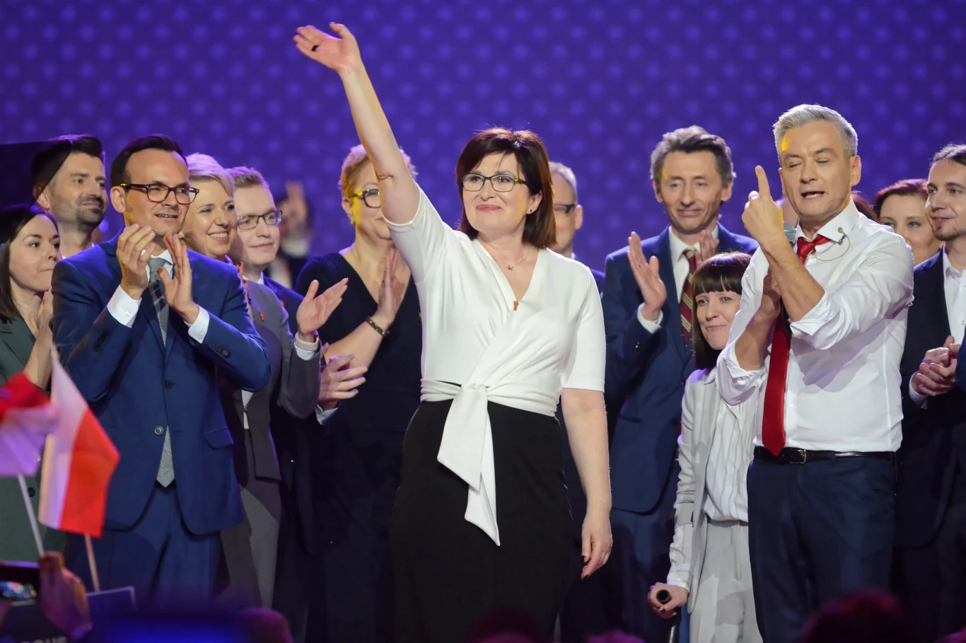 Ekspertka ds. zrównoważonego rozwoju Beata Maciejewska (C), która pomagała byłemu prezydentowi Słupska Robertowi Biedroniowi (L) w układaniu programu jego partii politycznej "Wiosna"