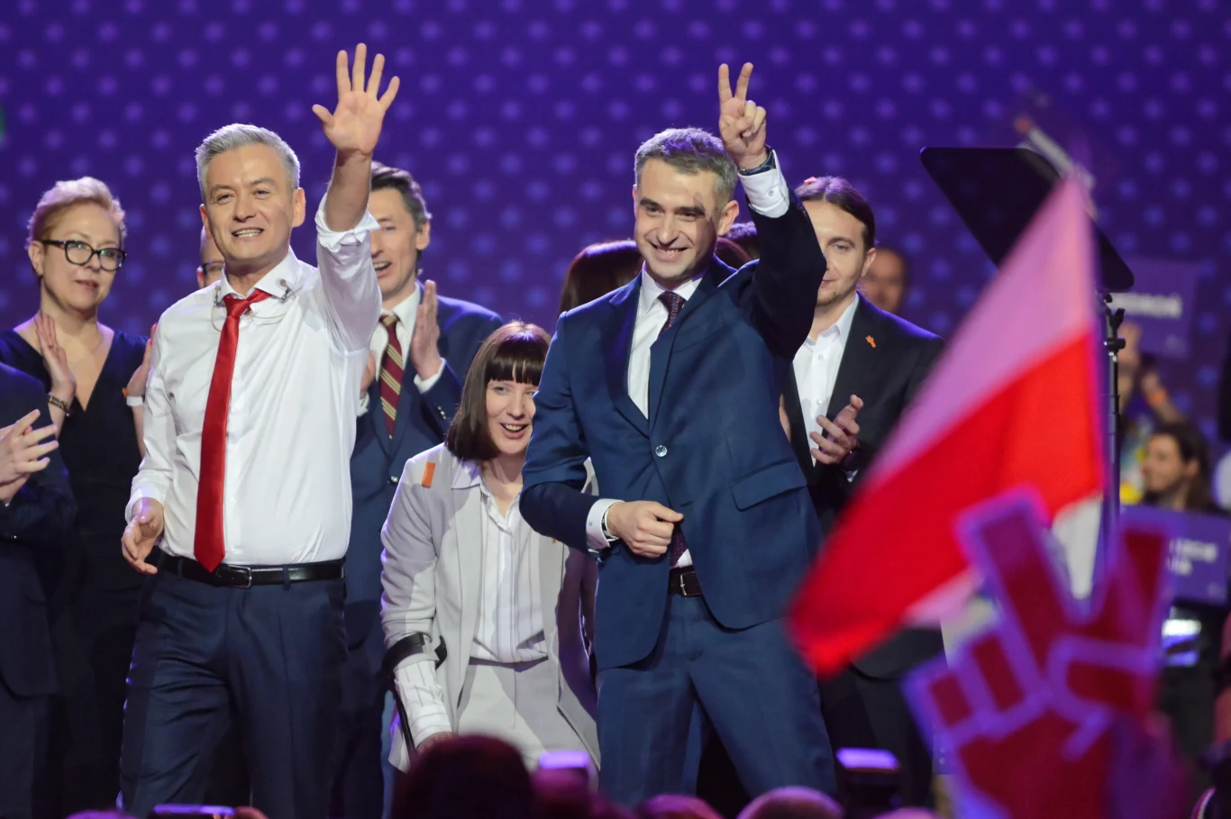  Prawnik, samorządowiec, dr Krzysztof Gawkowski (P), który pomagał byłemu prezydentowi Słupska Robertowi Biedroniowi (L) w układaniu programu jego partii politycznej "Wiosna"