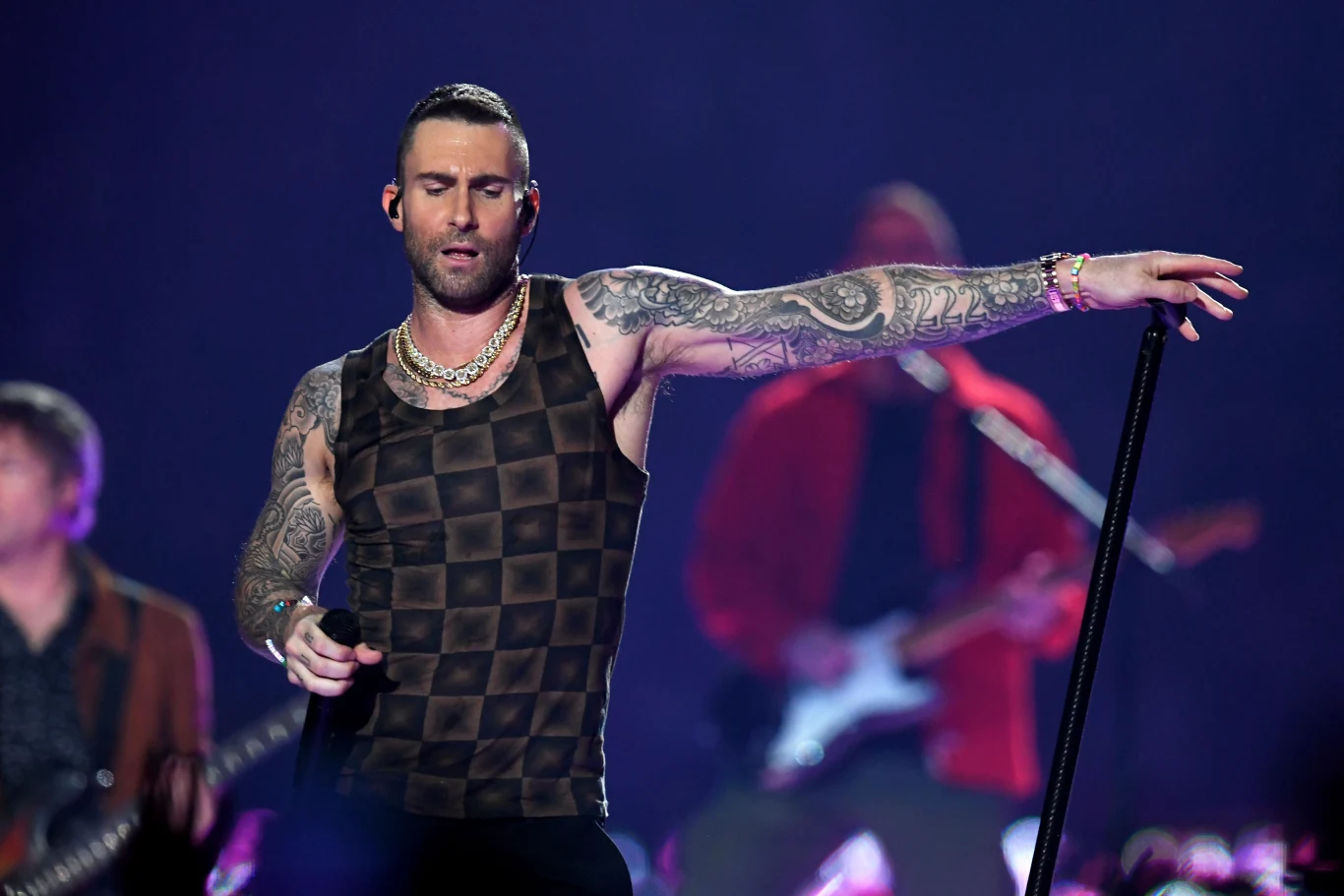 Zespół Maroon 5 był gwiazdą koncert w przerwie LIII Super Bowl. Towarzyszyli mu Travis Scott i Big Boi. Zobacz zdjęcia z występu!