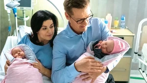 Córeczki Kingi i Piotrka dostaną po urodzeniu po dziesięć punktów w skali Apgar. – Są zdrowe i śliczne – powie Zduńskim lekarz