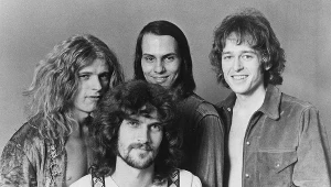 Paul Whaley (pierwszy z prawej) miał 72 lata