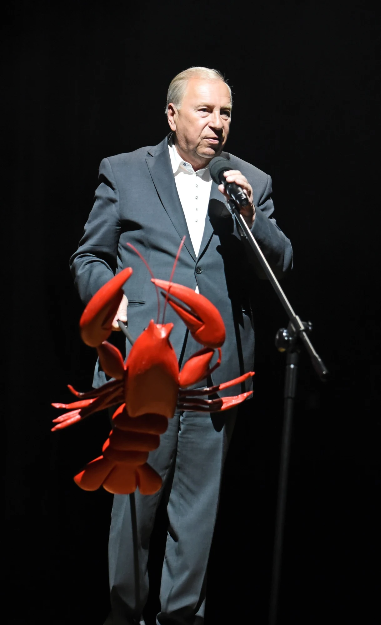Jerzy Stuhr podczas zakończenia 4. Forum Na Rzecz Pacjenta Onkologicznego Jerzy Stuhr podczas zakończenia 4. Forum Na Rzecz Pacjenta Onkologicznego