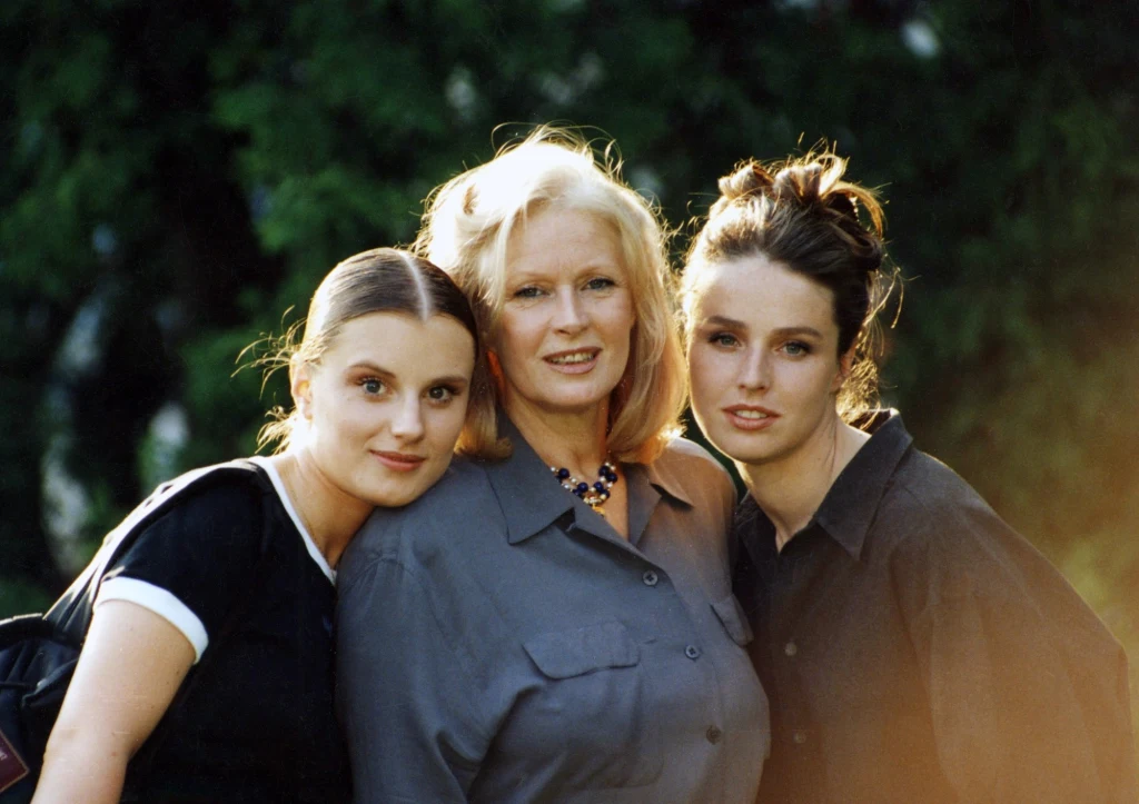 Beata Tyszkiewicz z córkami: Wiktorią i Karoliną