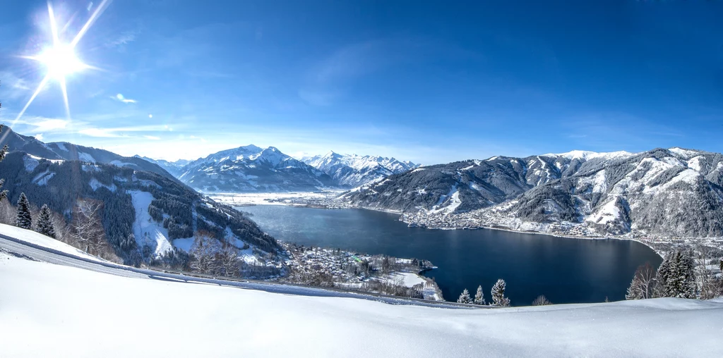 Zell am See-Kaprun: rozległy lodowiec i trasy schodzące do jeziora © Zell am See-Kaprun Tourismus 