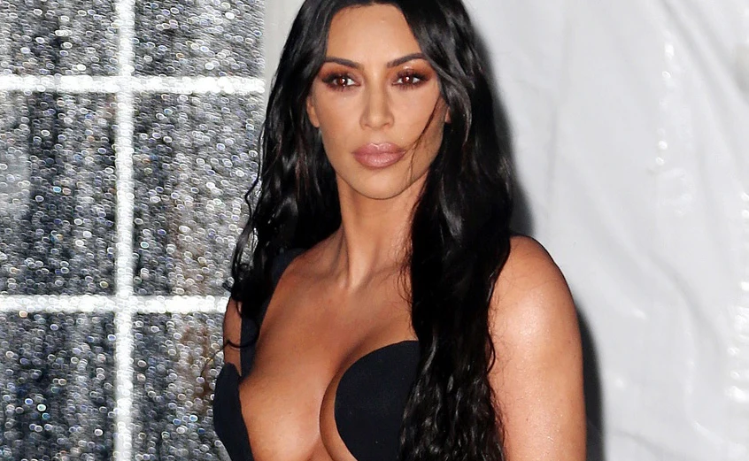 Kim Kardashian na gali amfAr