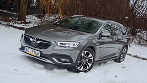 Opel Insignia. Niezwykłe oświetlenie i... fotele