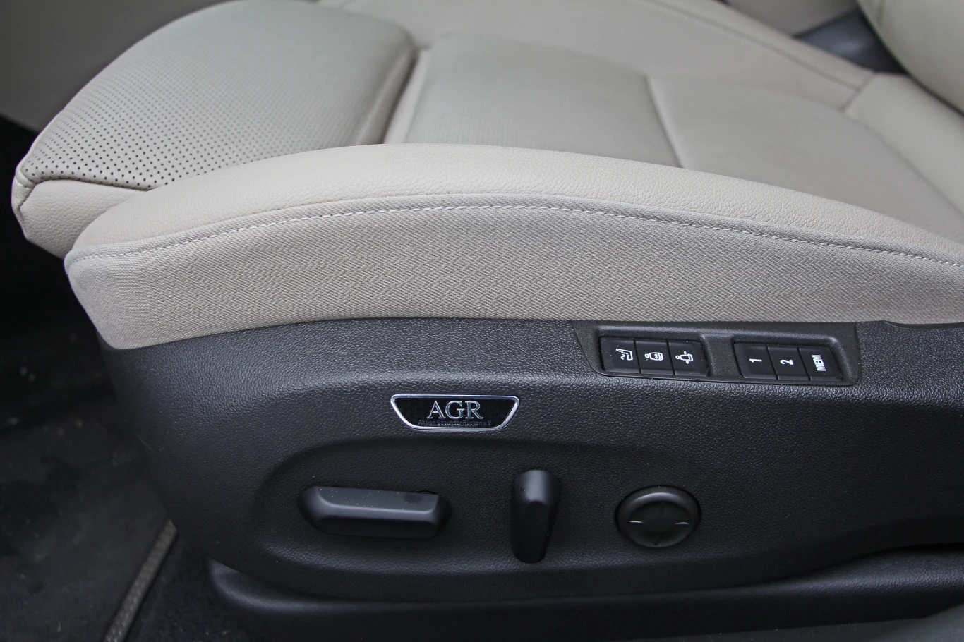 Opel Insignia - fotel AGR