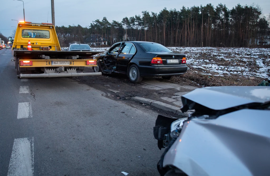 Rzecznik prasowy SOP poinformował, że kolumna rządowa była "uprzywilejowana" i wyposażona w sygnalizację świetlną oraz dźwiękową Rzecznik prasowy SOP poinformował, że kolumna rządowa była "uprzywilejowana" i wyposażona w sygnalizację świetlną oraz dźwiękową