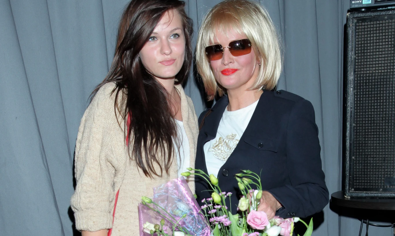 Adrianna Biedrzyńska z córką Michaliną, 2011 rok Adrianna Biedrzyńska z córką Michaliną, 2011 rok