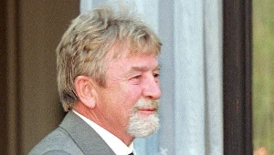 Płk Ryszard Kukliński pochowany został w Alei Zasłużonych na cmentarzu wojskowym na warszawskich Powązkach