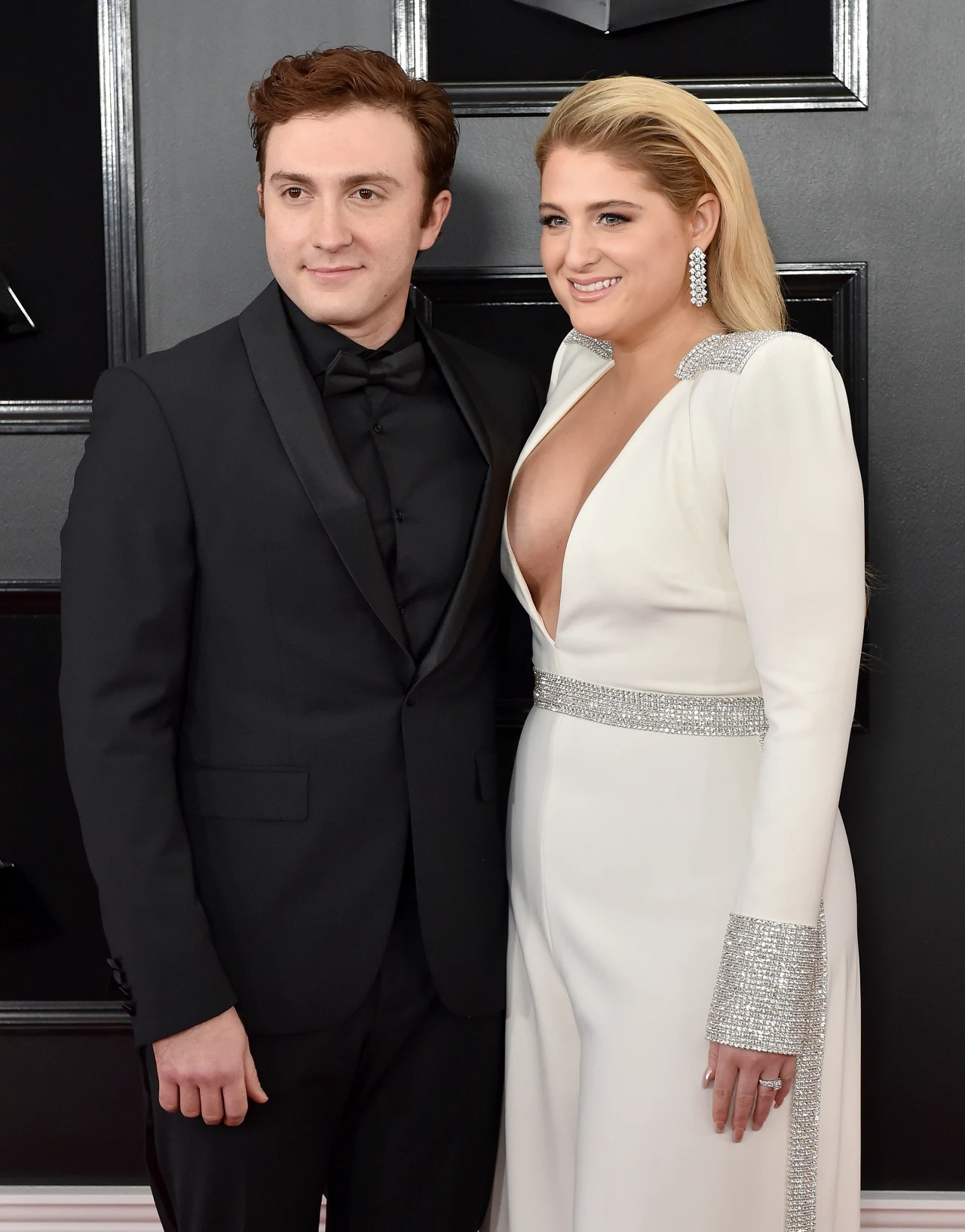 Góra kreacji gwiazdy była mocno wycięta