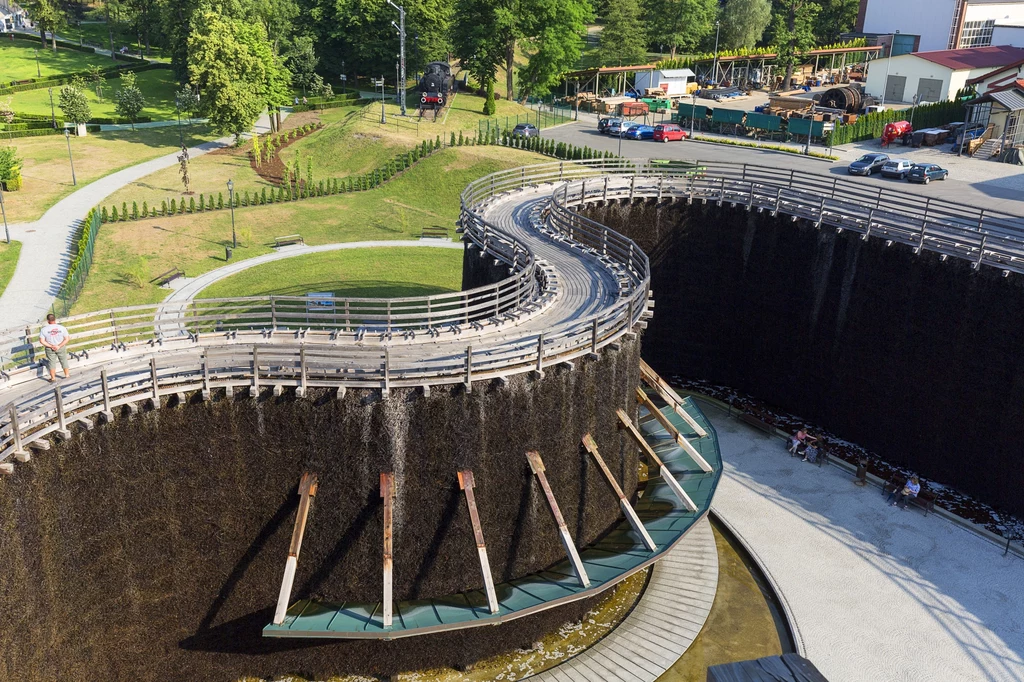 Tężnia solankowa w Wieliczce. Jej mikroklimat  wykorzystywany jest w leczeniu górnych dróg oddechowych