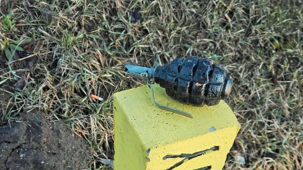 Granat stanowił zagrożenie dla pobliskich zabudowań 