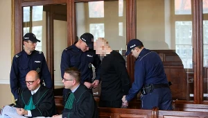 Oskarżony Eryk J. na sali rozpraw