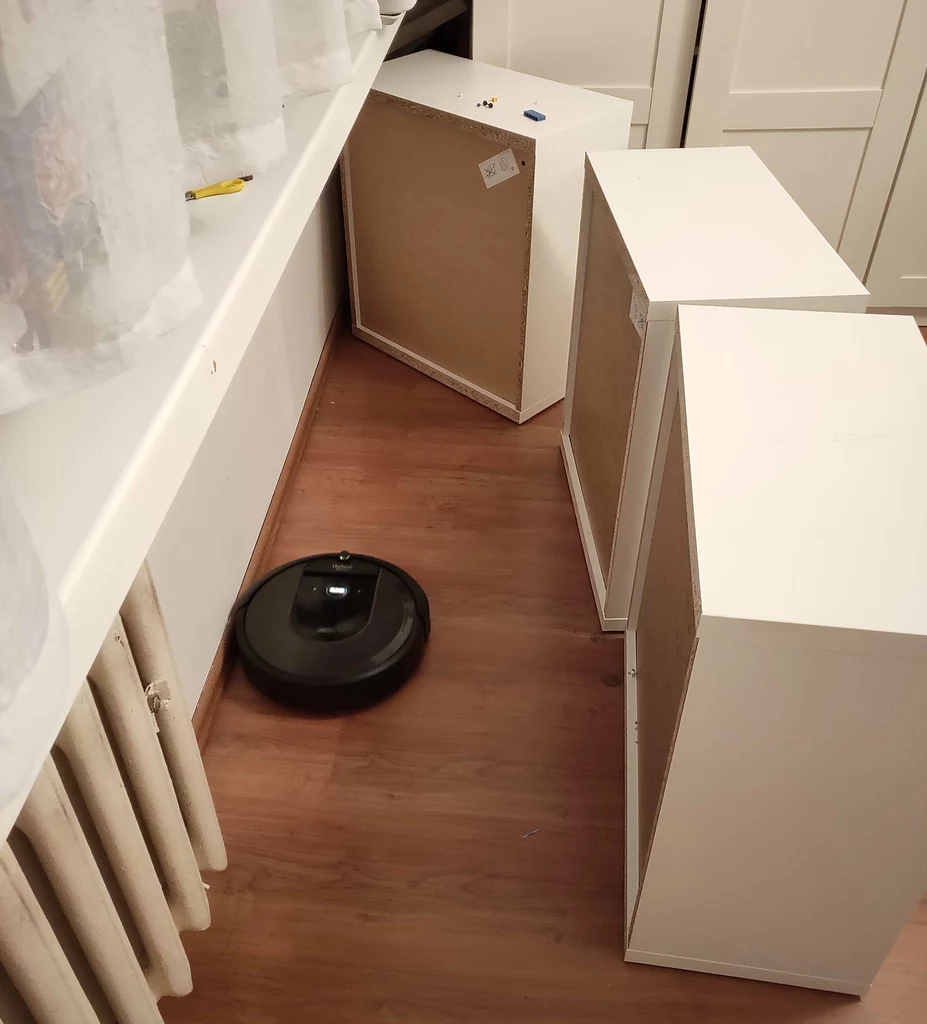 Nawet po drobnym przemeblowaniu, Roomba i7 da sobie radę