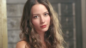 Amy Acker jak Fred w serialu "Anioł ciemności"