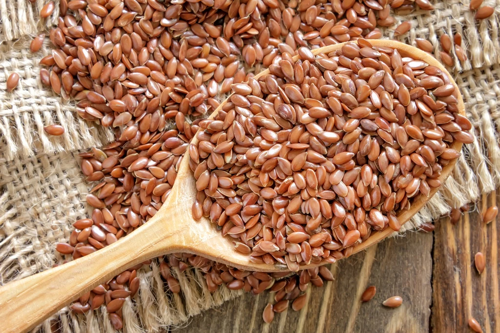 Nasiona siemienia lnianego pomagają obniżyć poziom tzw. złego cholesterolu
