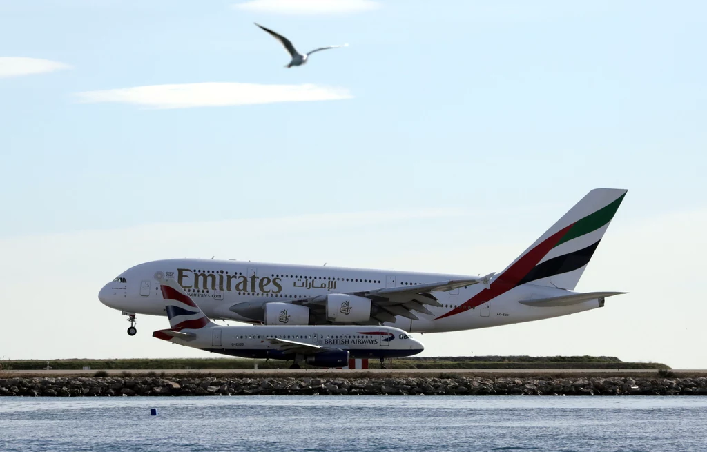 Airbus A380 w barwach Emirates Airline Airbus A380 w barwach Emirates Airline
