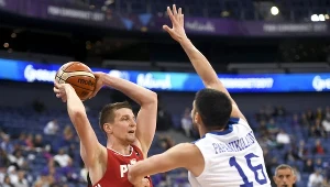 Adam Waczyński w starciu z Grekiem Kostasem Papanikolaou