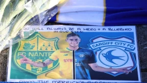 Emiliano Sala nie zagrał nigdy w barwach Cardiff City, ale kibice będą o nim pamiętać